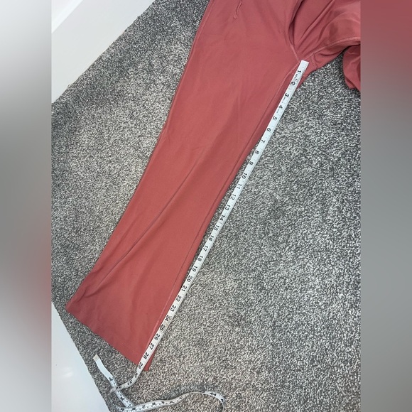 Lululemon flare Coral Leggings size 8 - Picture 8 of 12